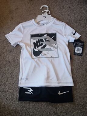 Nike Boys Russell Wilson Short Set Black/White Multiple Sizes BRAND NEW + TAGS